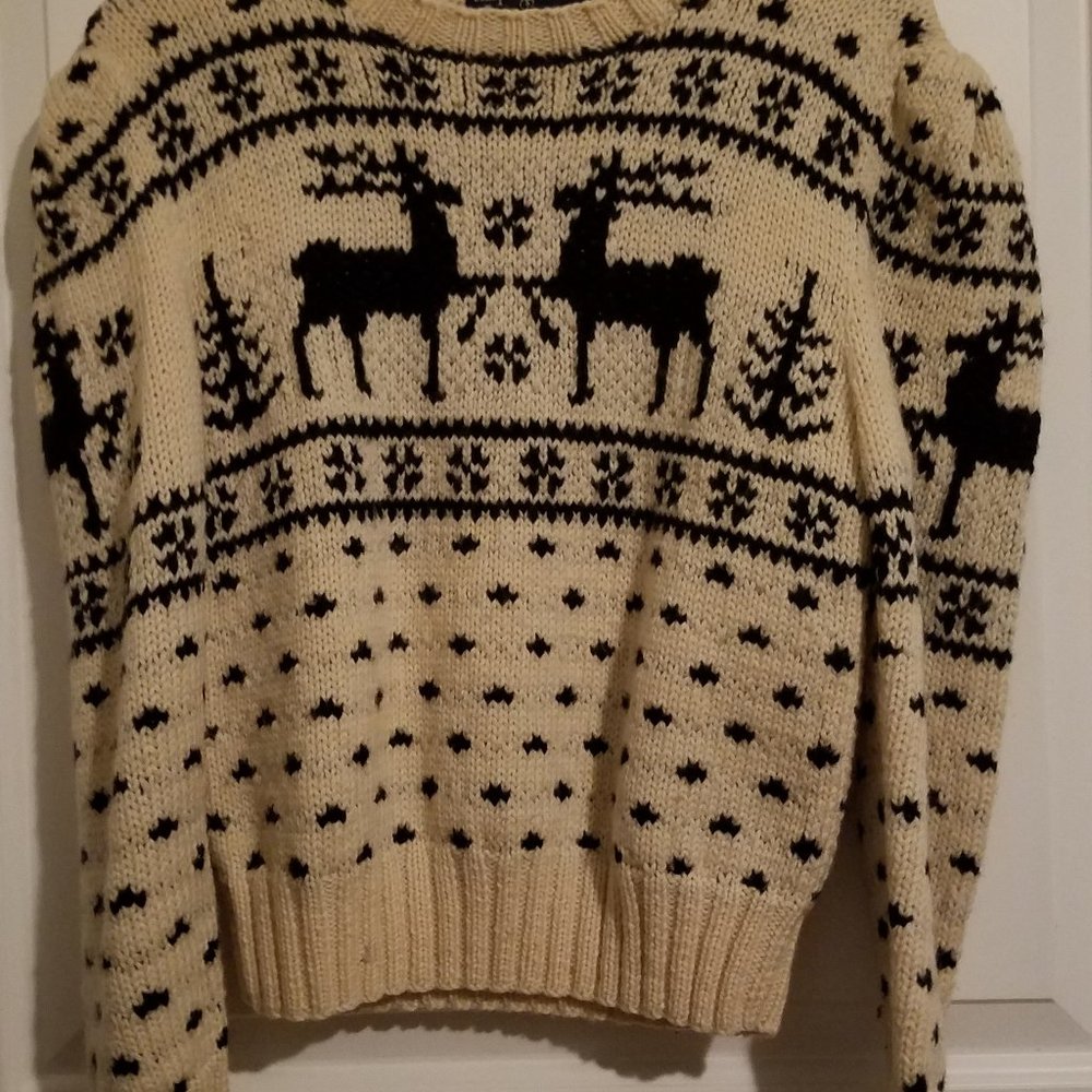 Unique branded Ralph Lauren Sweater  100 % wool.